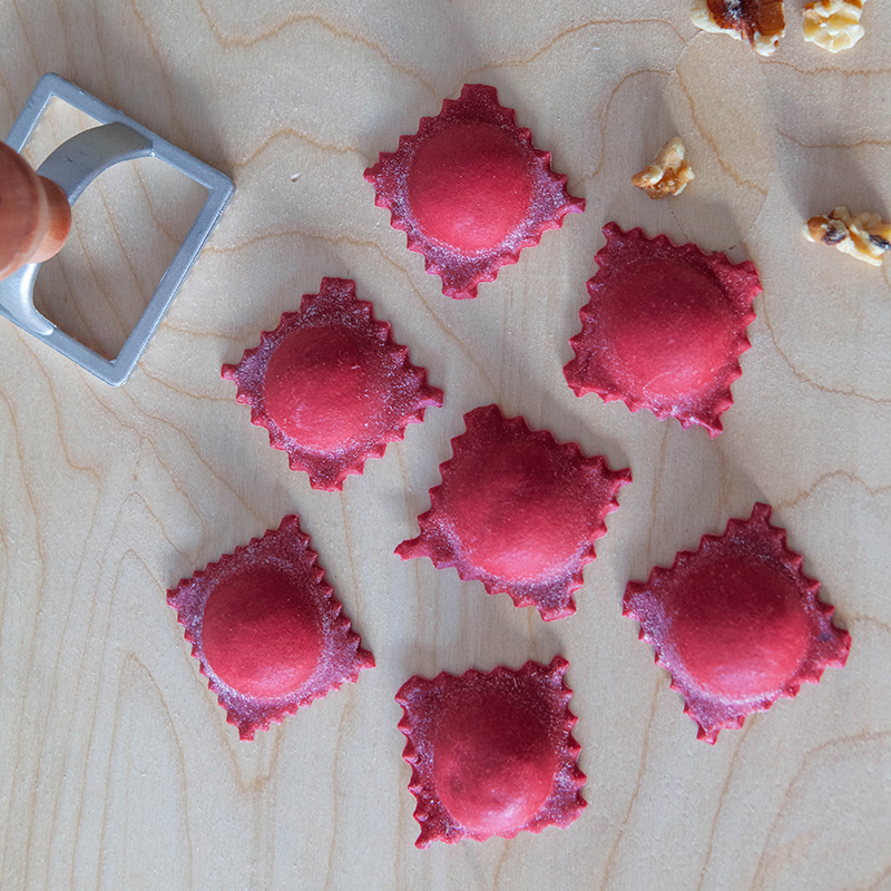 Ravioli barbabietola e ricotta